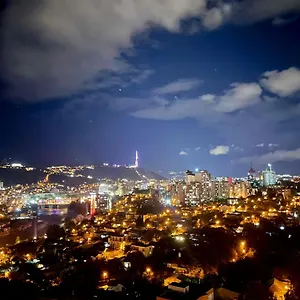 Cozy 1-bedroom Unit In Tbilisi, With Amazing View Апартаменты Тбилиси